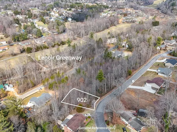 902 Woodbine Pl NE, Lenoir, NC 28645