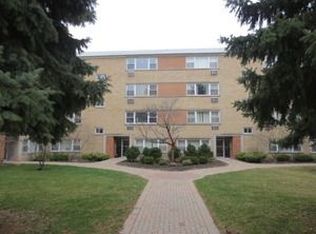 7431 N Ridge Blvd, Chicago, IL 60645