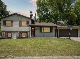 2129 Riverside Ct, Lansing, MI 48906