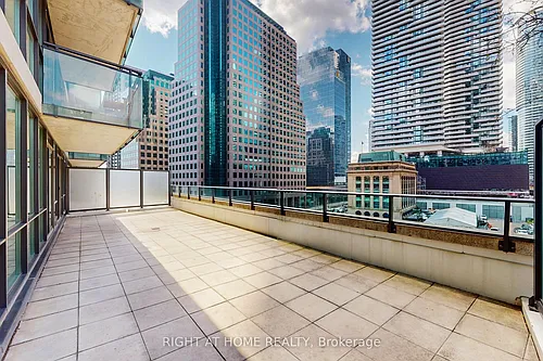 33 Bay St #503 Photo 1