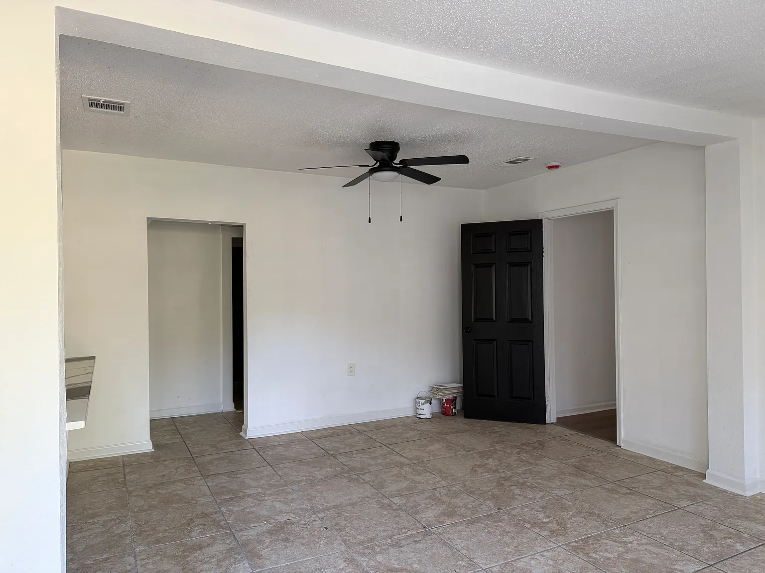3 bed, 1600 sqft, $1,500 — Photo 2