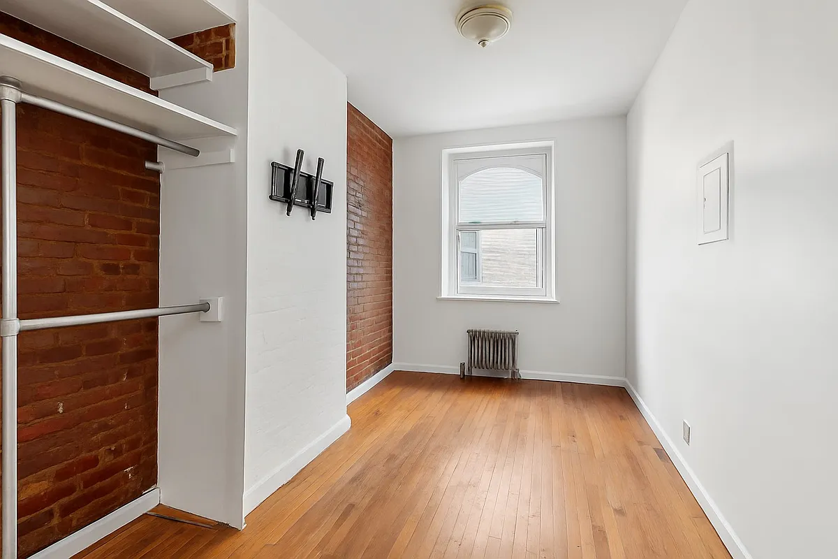 68 West 10th Street 22