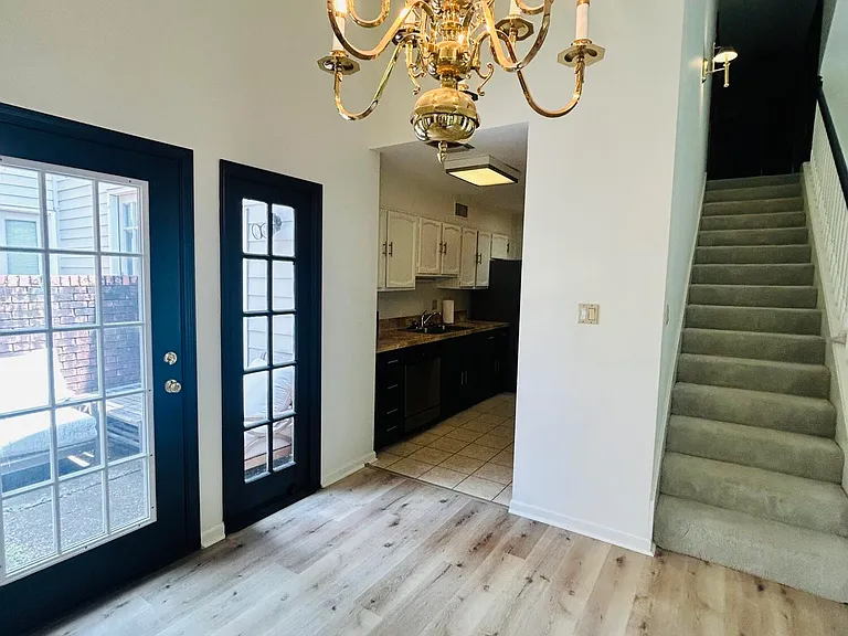 604 Briargate Walk Cir — Photo 8
