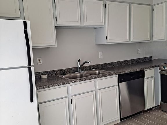 4th image of 33-39 Castle Royal Dr #35