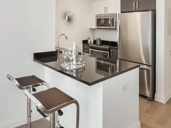 70 Pine Street image 2 of 22