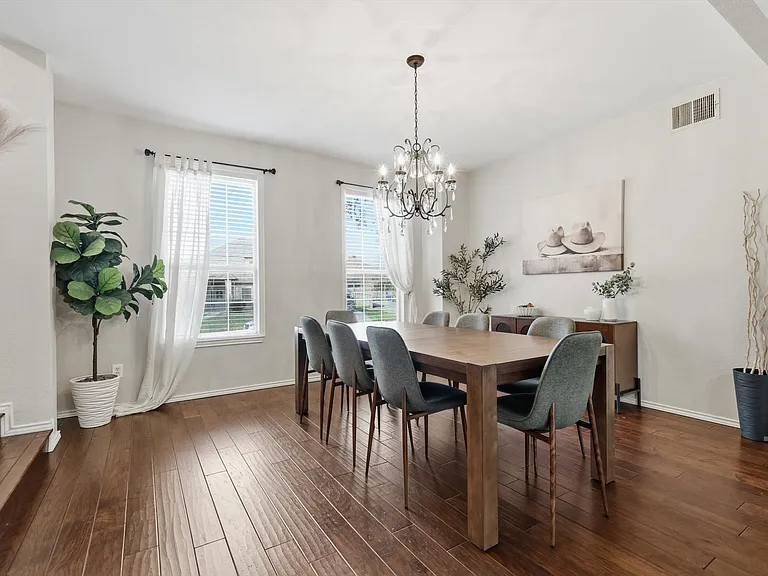 2707 Rochelle Dr — Photo 18