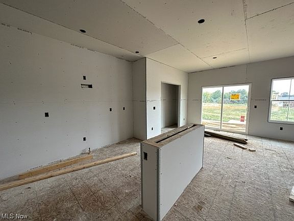 4th image of 3066 McIntosh Dr NE