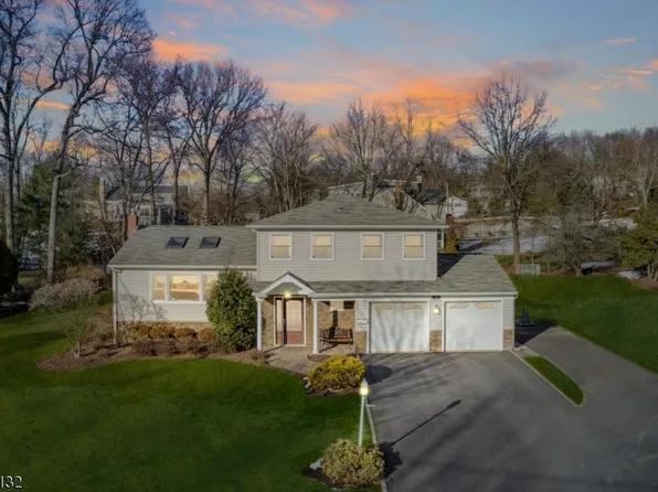 19 Rockhill Dr, Livingston Twp., NJ 07039