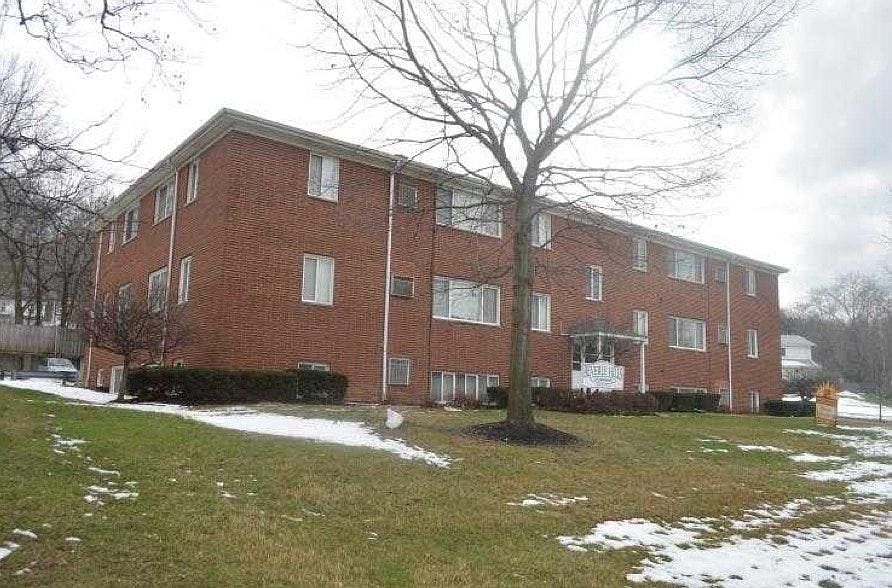 1st image of 24600 Euclid Ave