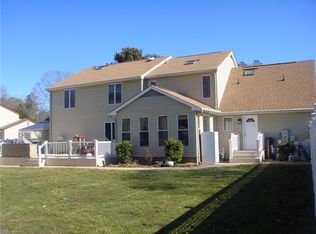 1 Kenilworth Dr, Hampton, VA 23666