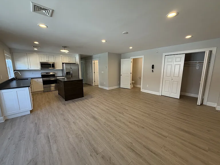 95 Bristol St #2B — Photo 3
