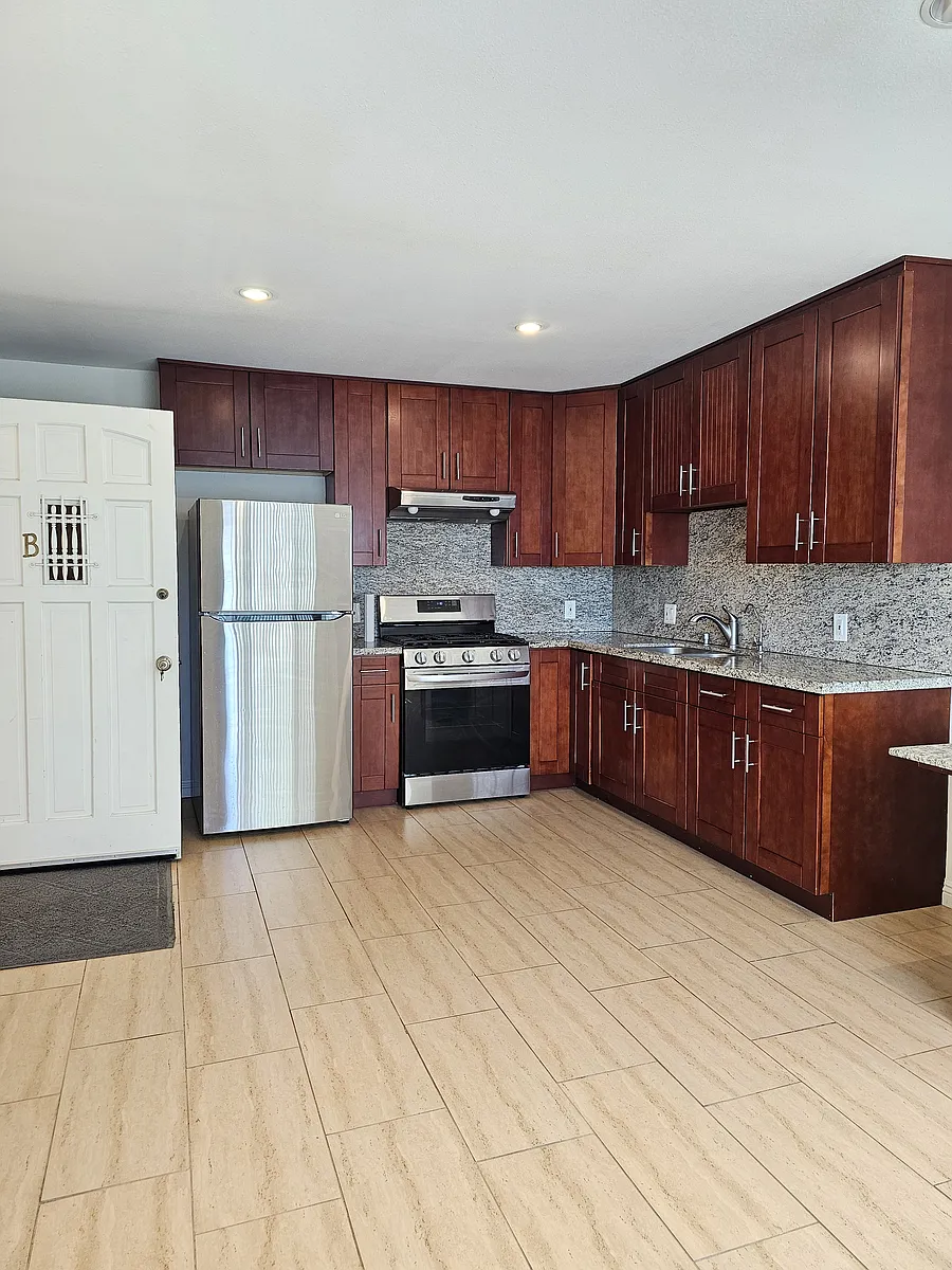 Building Photo - 3253 Honolulu Ave #B