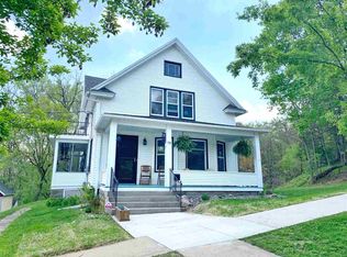 711 Vernon St, Decorah, IA 52101