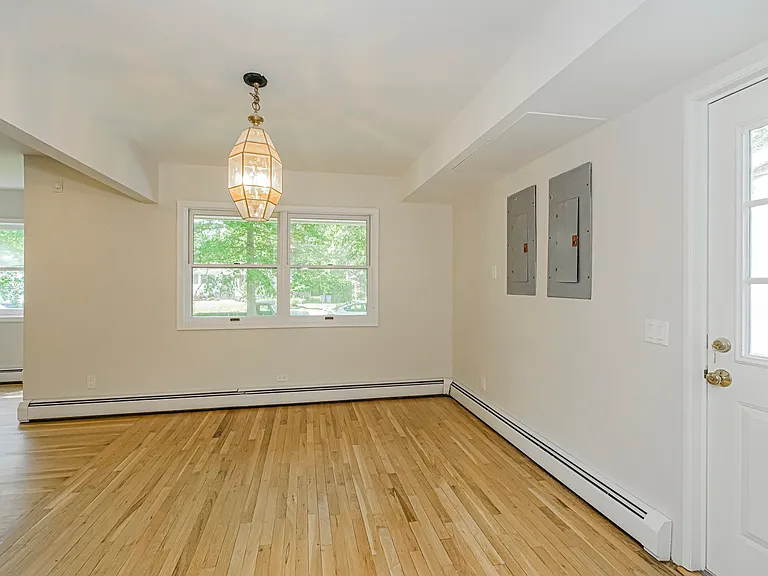 Sherwood Ave — Photo 5