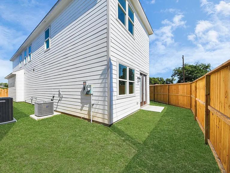 4133 E Toliver St — Photo 43