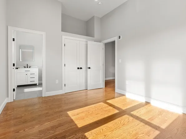 316 Princeton St APT 3, Boston, MA 02128