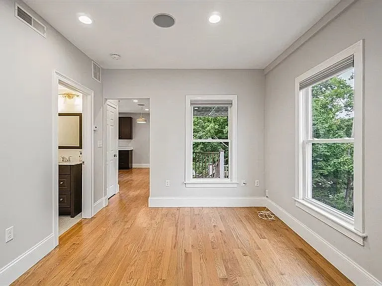 206 Winthrop St — Photo 9