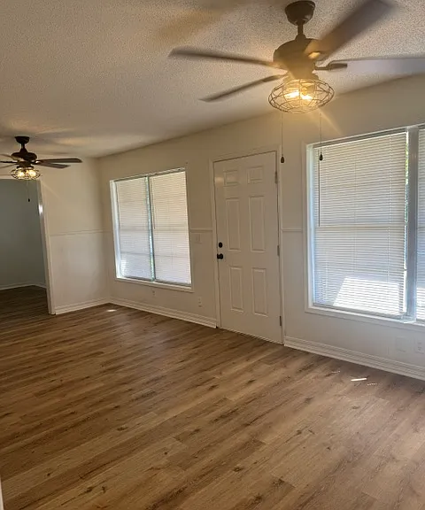 178 Dale Cir — Photo 2