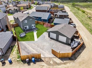 132 S Oswald Close, Red Deer, AB T4P 0C1