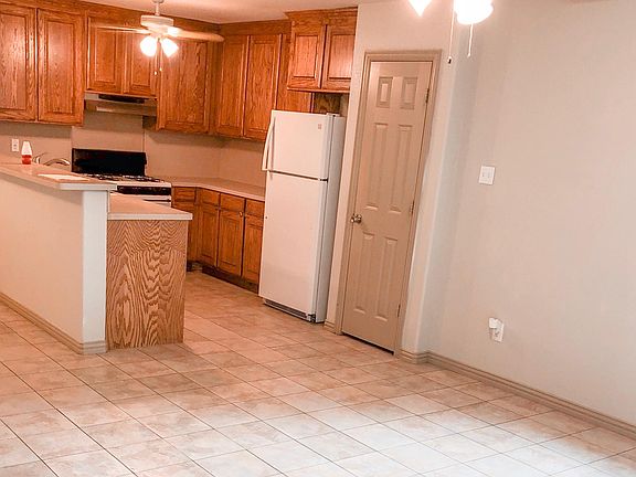 3rd image of 537 N Bryant Ave