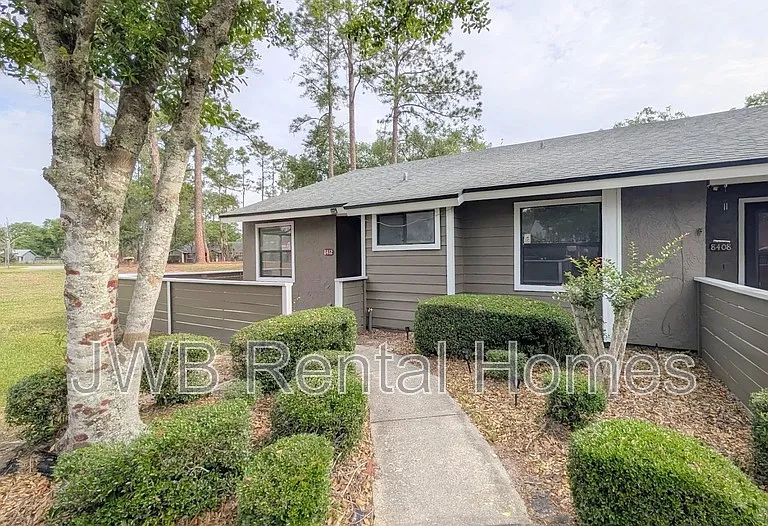 8412 Long Meadow Cir N — Photo 15
