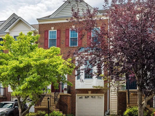 43987 Kings Arms Sq, Ashburn, VA 20147