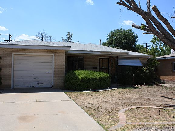 3rd image of 2633 Alvarado Dr NE