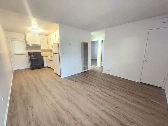3rd image of 74016 Maricopa Dr #B