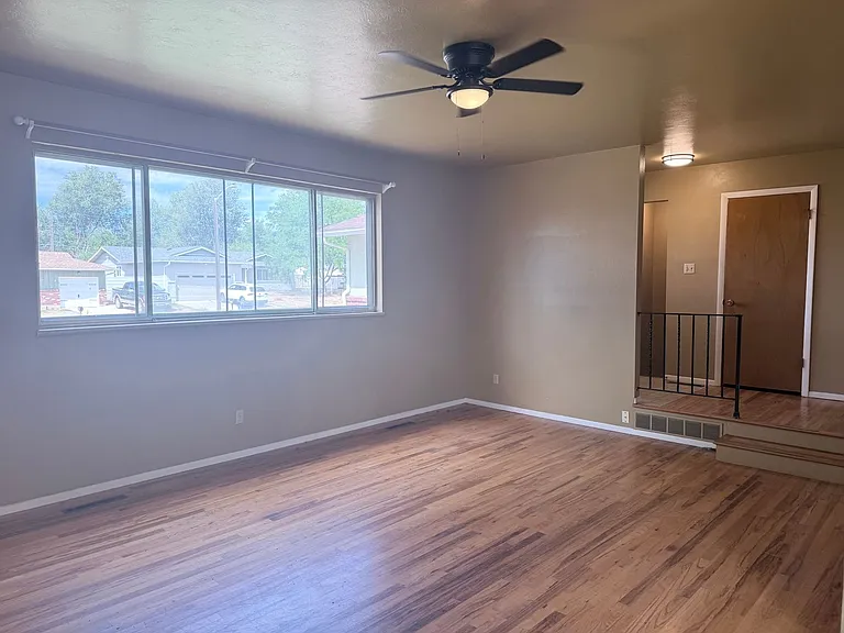 1419 Prado Dr — Photo 3