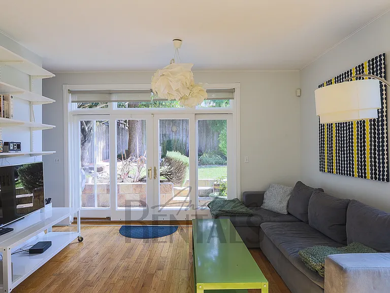1029 Rhode Island St — Photo 33