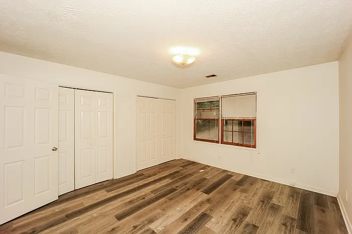 7074 Williamsburg Dr — Photo 11
