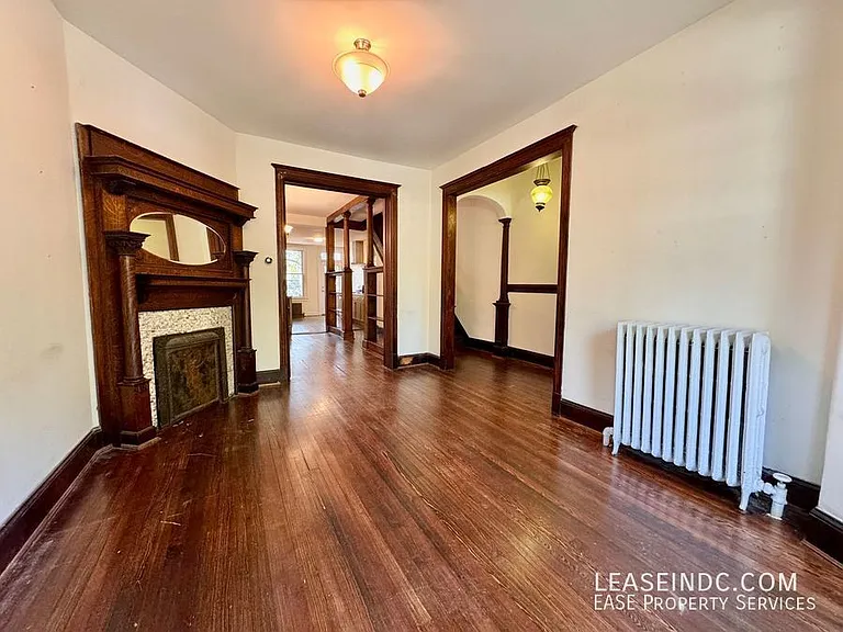 128 Adams St NW — Photo 8