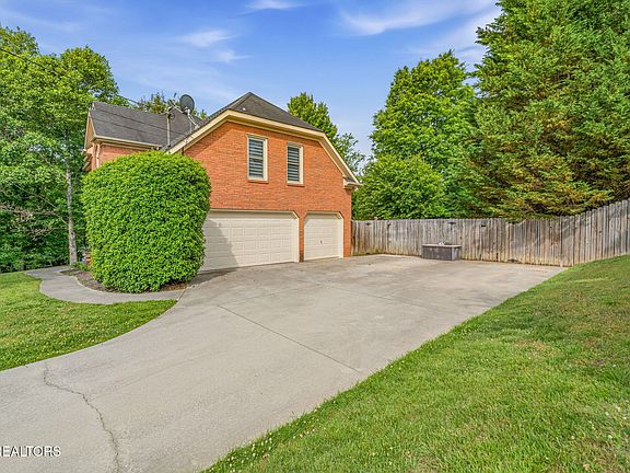 5th image of 817 Tate Trotter Rd