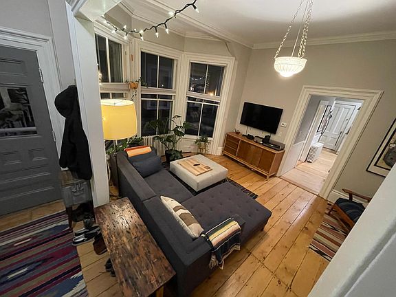 3rd image of 386 Essex St Unit 2