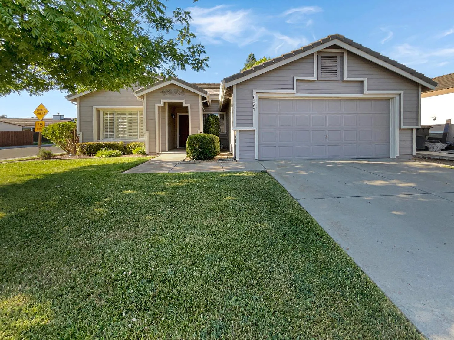 8567 Underhill Dr photo 1