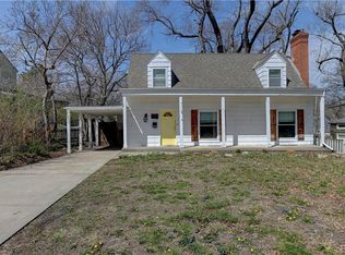 5300 Sycamore Dr, Roeland Park, KS 66205