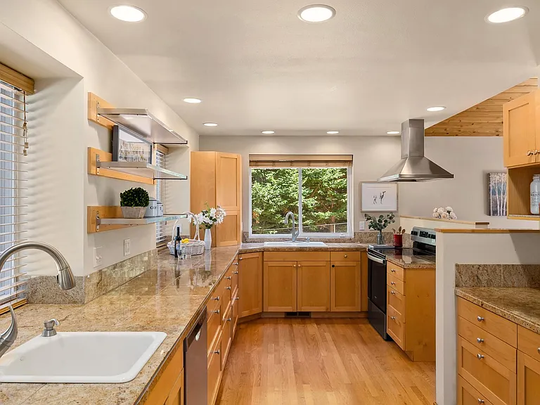 22799 S Kingston Rd NE — Photo 9