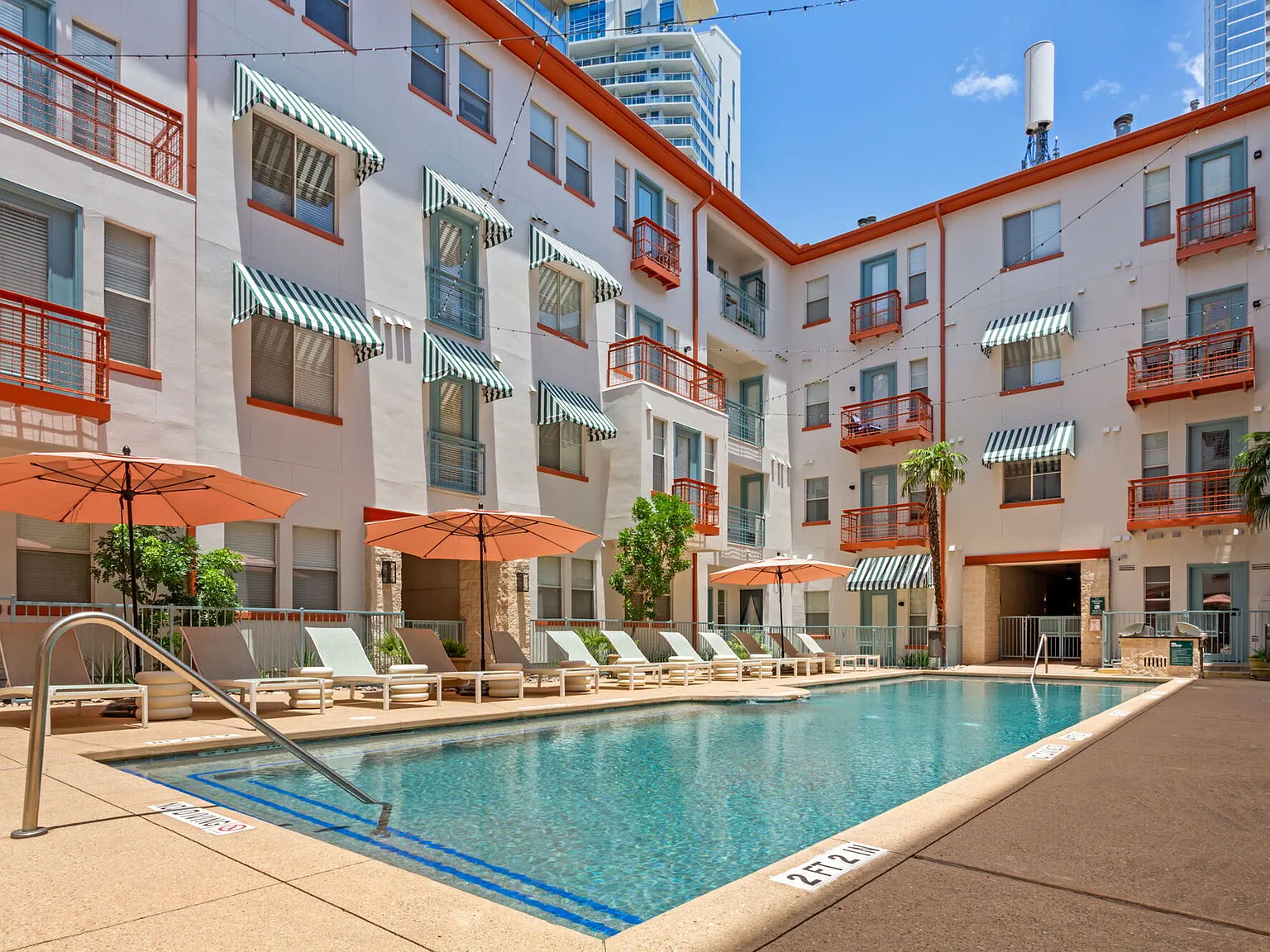 Elle West Ave — Photo 2