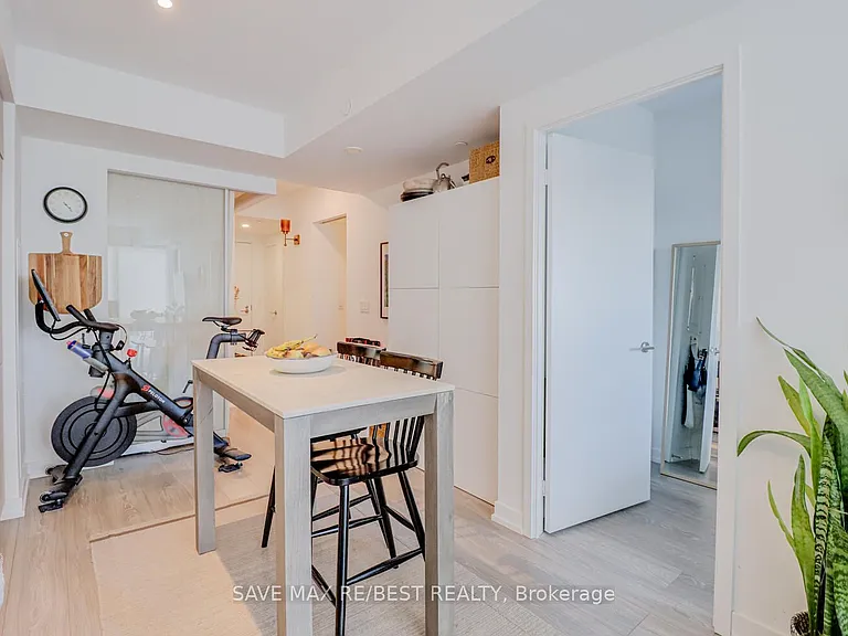 19 Western Battery Rd #2810 — Photo 11