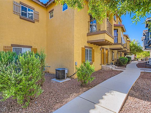 3rd image of 5915 Nuevo Leon St Unit 8