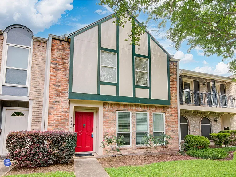 1334 Country Place Dr — Photo 4