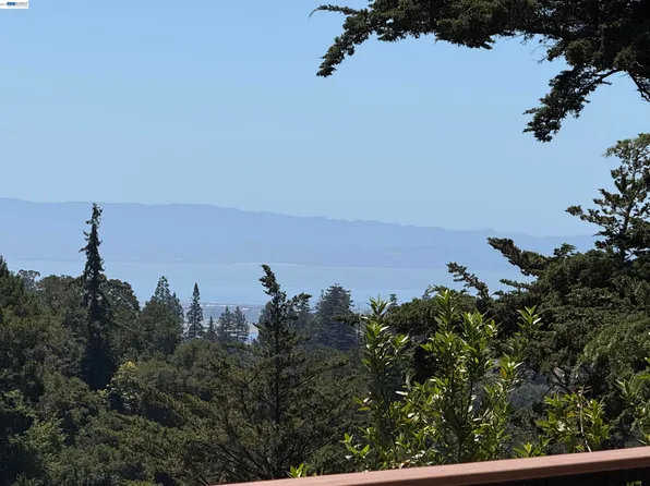 2245 Pelham Pl, Oakland, CA 94611