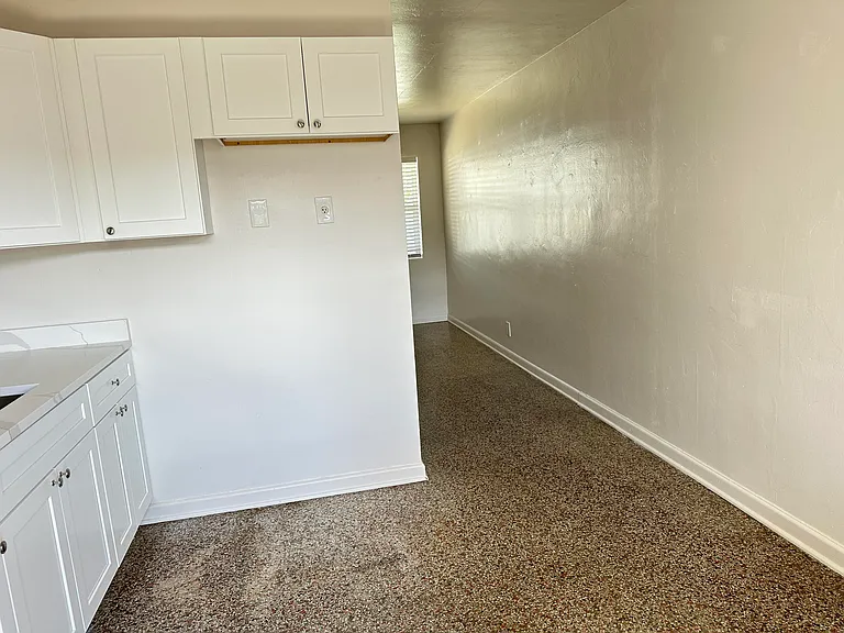527 Puritan Rd #2 — Photo 4
