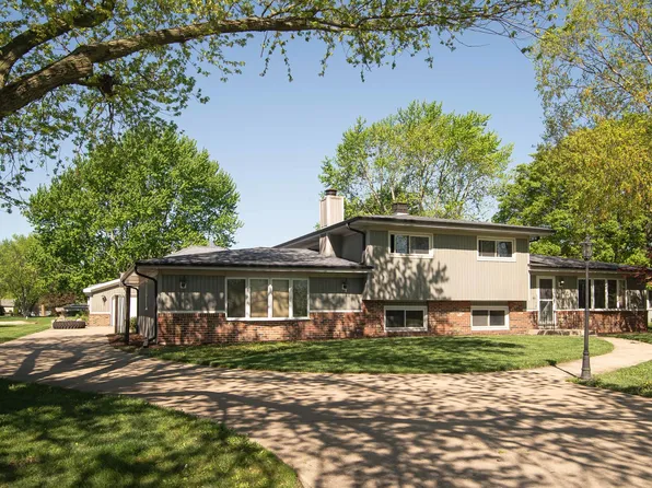 10408 S Helene Ave, Naperville, IL 60564