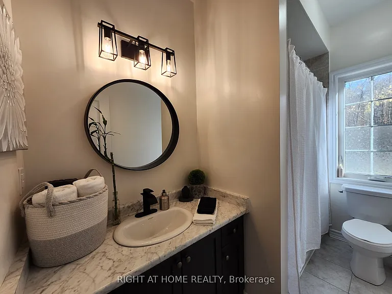 84 Diamond Valley Dr — Photo 34