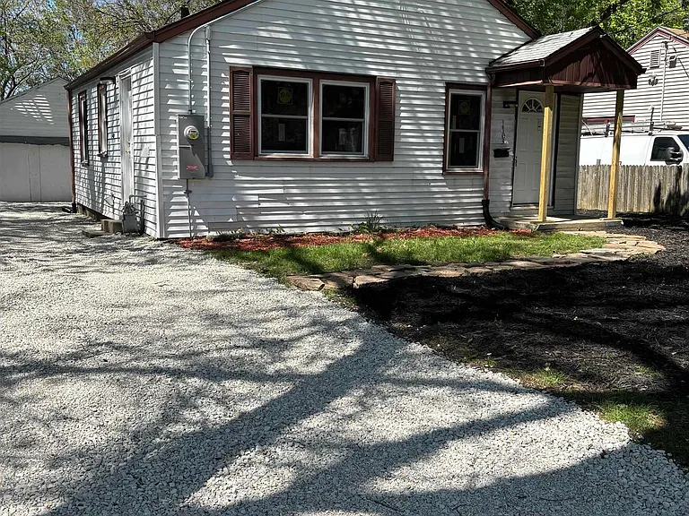 1703 N Valley Ave — Photo 15