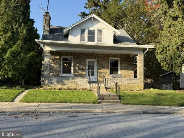 114 N Roberts Ave, New Holland, PA 17557