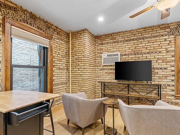4th image of 11 S 12th St APT 104