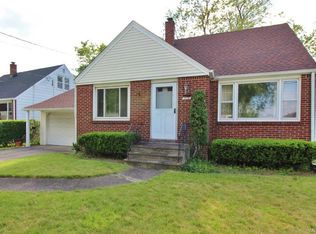 110 Wilshire Rd, Cheektowaga, NY 14225