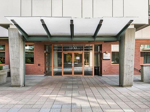 3rd image of 1100 106th Ave NE APT 301